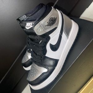 Jordan 1 High silver toe